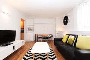 Lingua Holidays | standard 1-bed apartment in central London